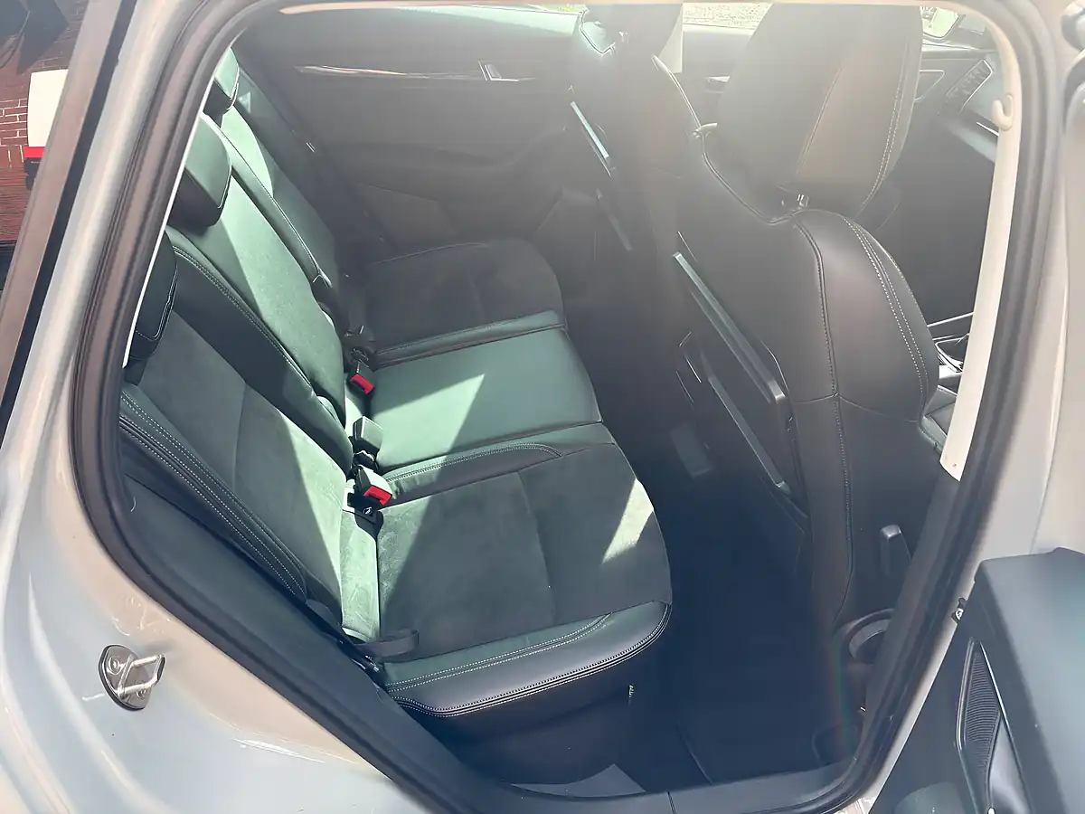 Used 2018 Skoda Karoq Se L Grey - Interior and Exterior details 11