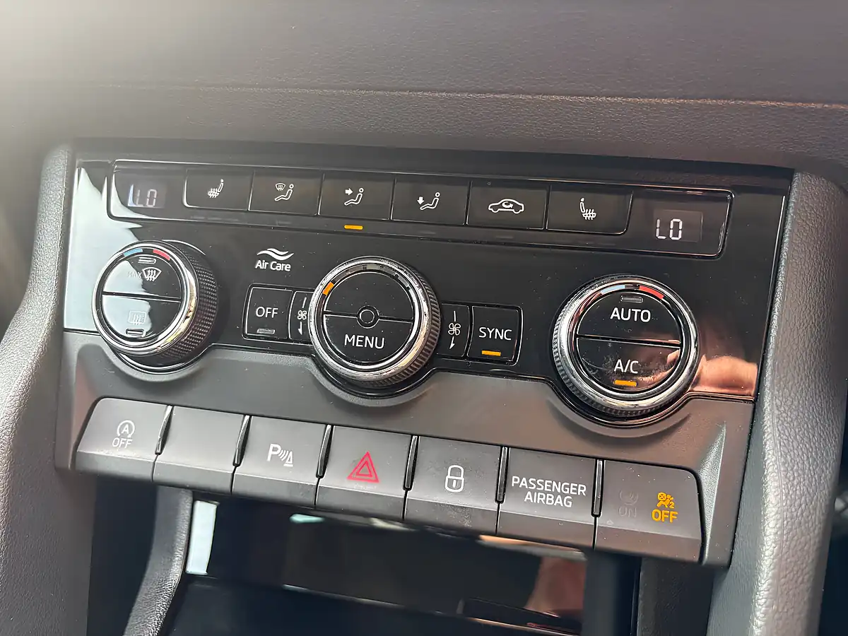 Used 2018 Skoda Karoq Se L Grey - Interior and Exterior details 18