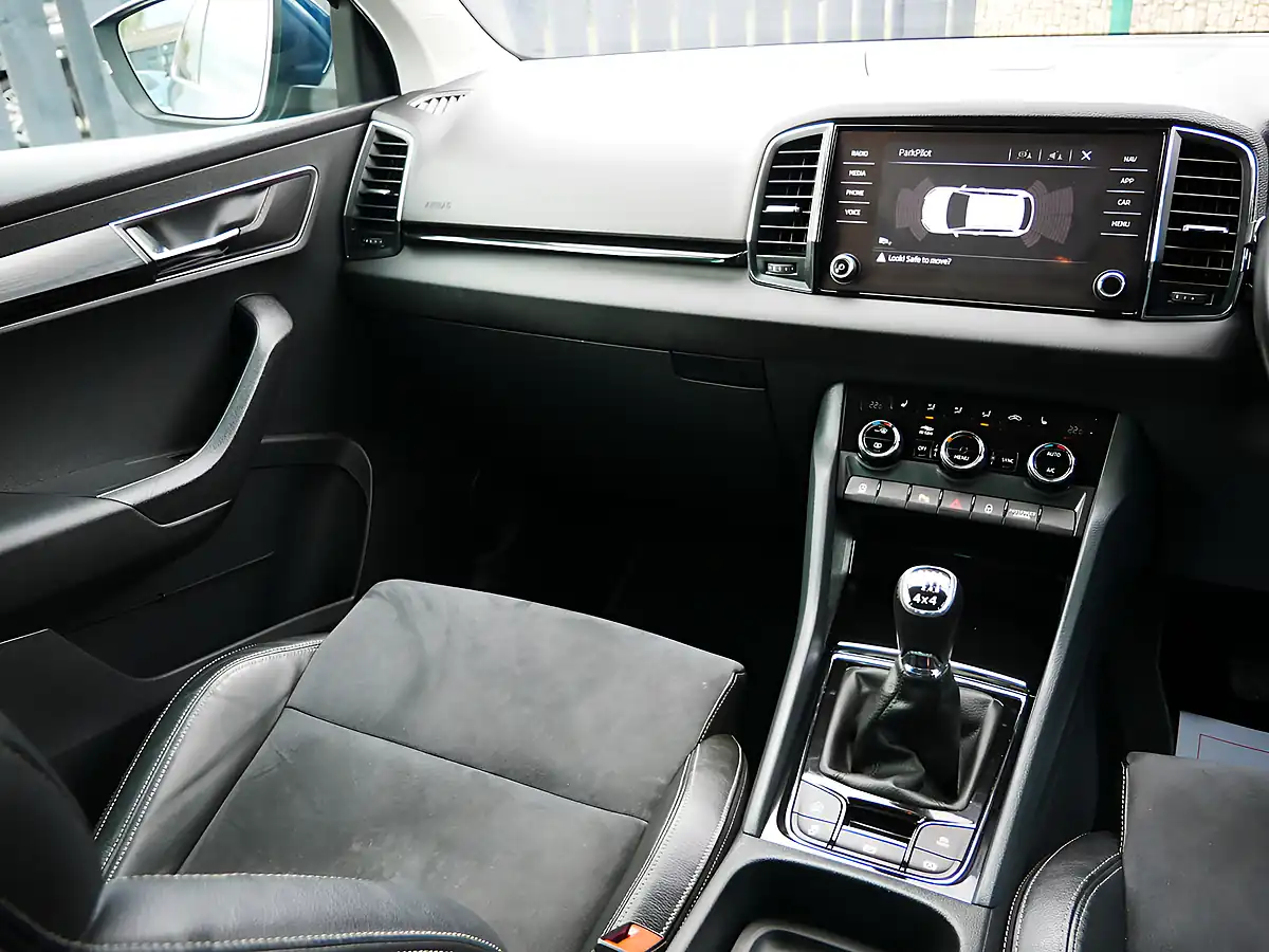 Used 2018 Skoda Karoq Se L Petrol Blue Metallic - Interior and Exterior details 11