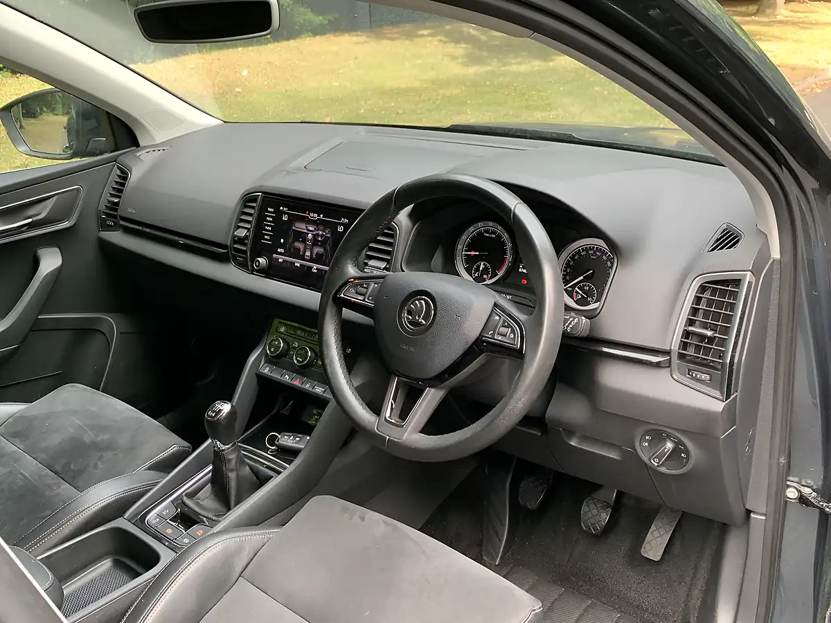 Used 2018 Skoda Karoq Se L Quartz Grey Metallic - Interior and Exterior details 11
