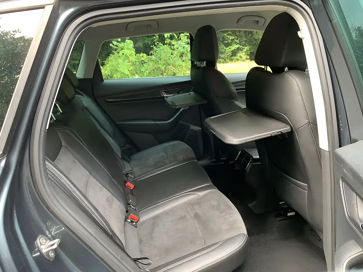 Used 2018 Skoda Karoq Se L Quartz Grey Metallic - Interior and Exterior details 13