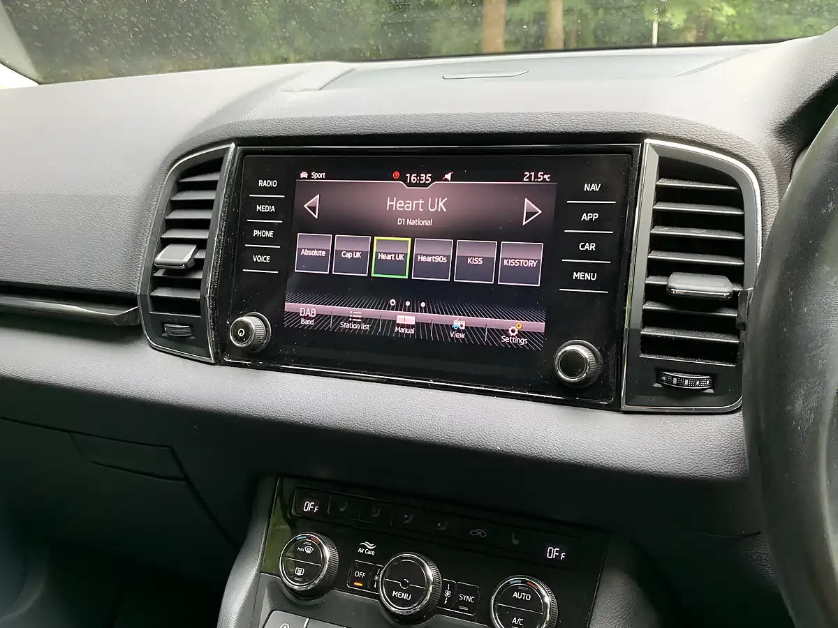 Used 2018 Skoda Karoq Se L Quartz Grey Metallic - Interior and Exterior details 16