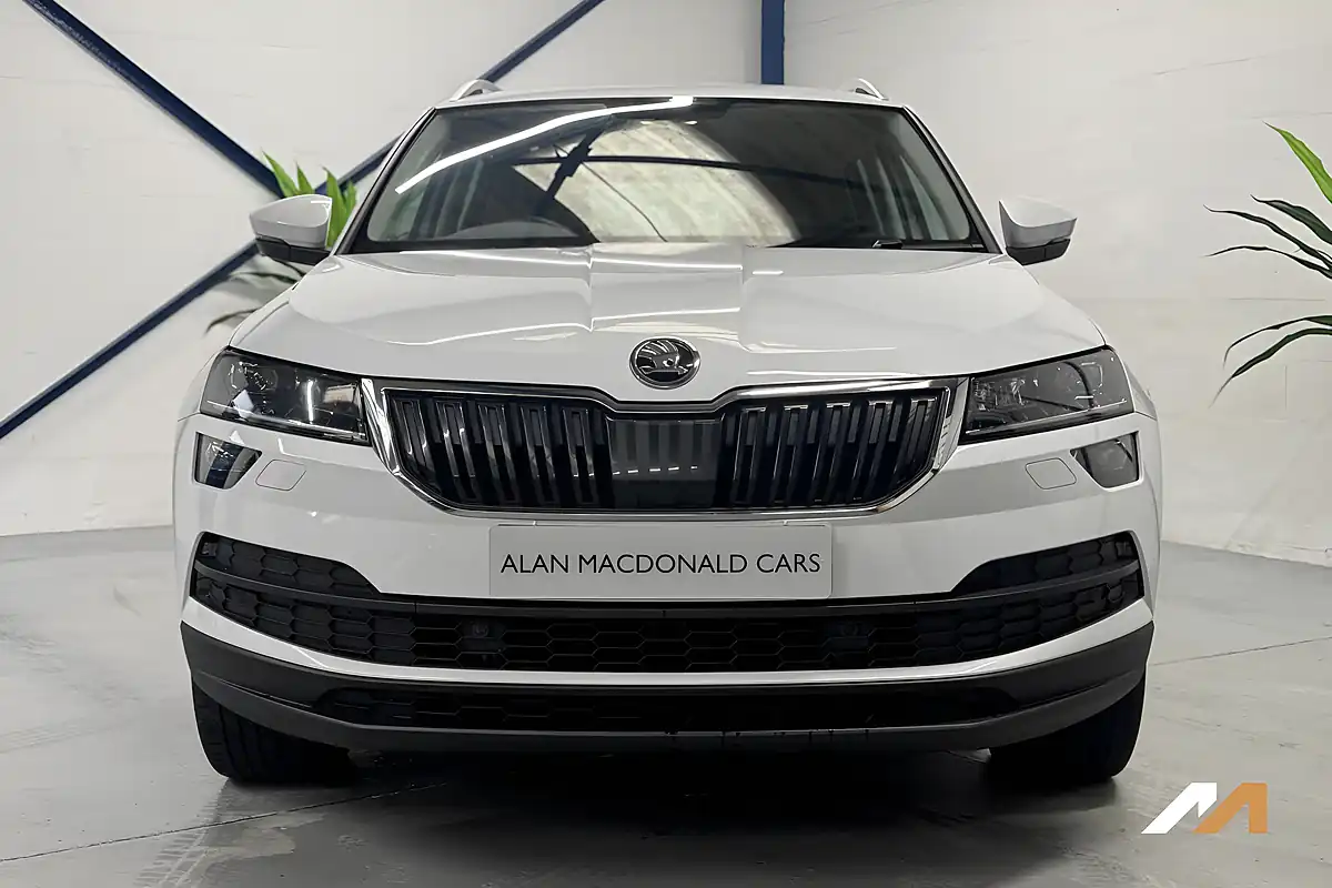 Used 2018 Skoda Karoq Se L White - Interior and Exterior details 4