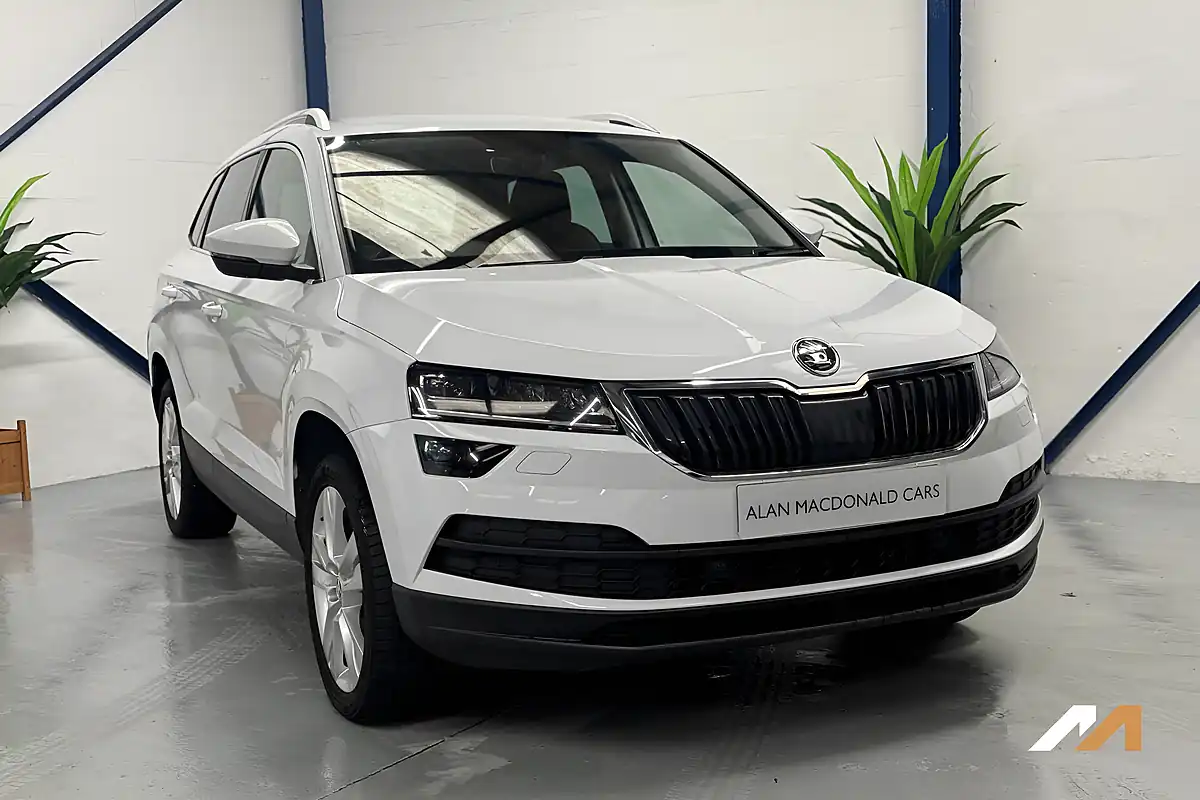 Used 2018 Skoda Karoq Se L White - Interior and Exterior details 8