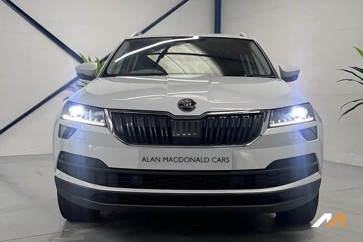Used 2018 Skoda Karoq Se L White - Interior and Exterior details 9
