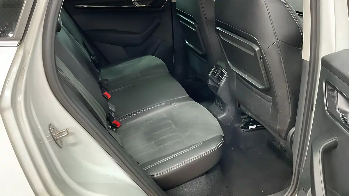 Used 2018 Skoda Karoq Se L White - Interior and Exterior details 10