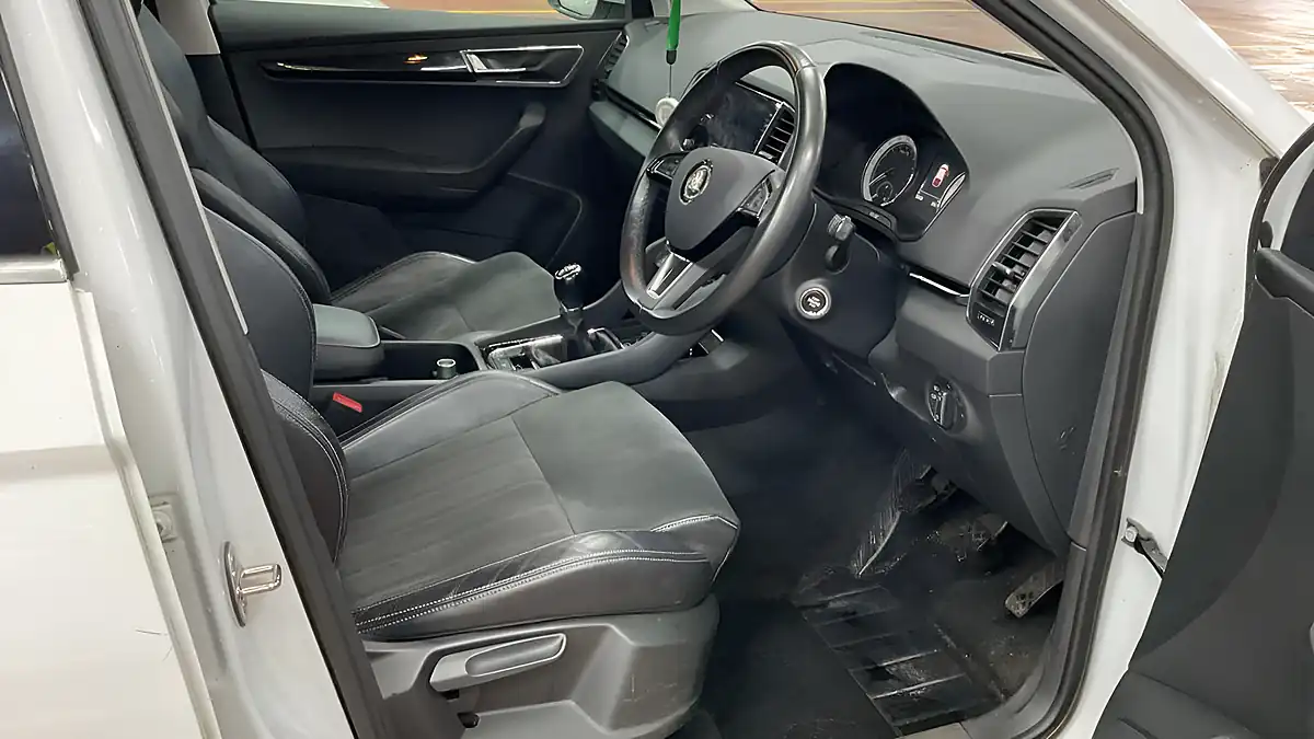 Used 2018 Skoda Karoq Se L White - Interior and Exterior details 11