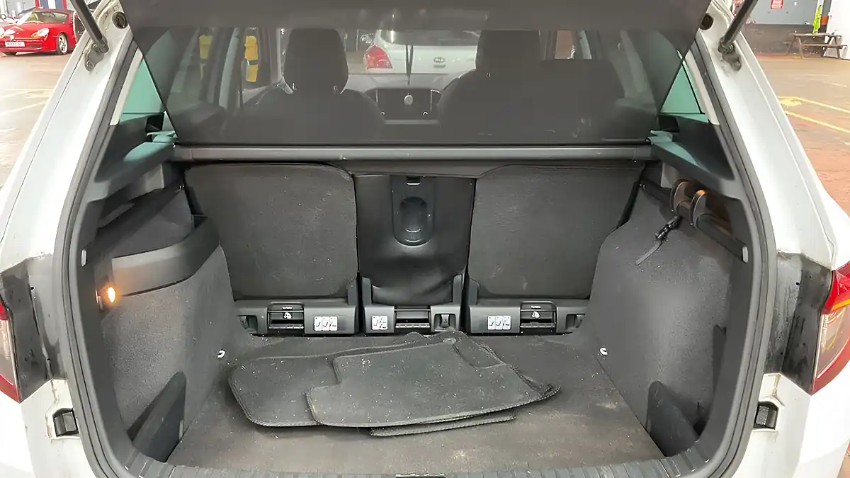 Used 2018 Skoda Karoq Se L White - Interior and Exterior details 9