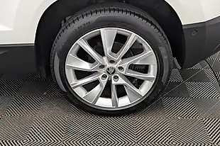 Used 2018 Skoda Karoq Se L White - Interior and Exterior details 20