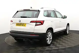 Used 2018 Skoda Karoq Se L White - Interior and Exterior details 3