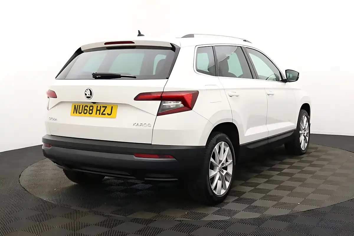 Used 2018 Skoda Karoq Se L White - Interior and Exterior details 3
