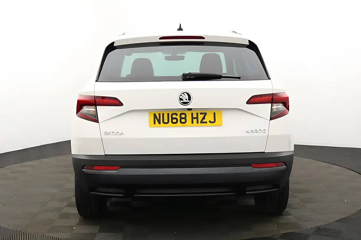 Used 2018 Skoda Karoq Se L White - Interior and Exterior details 4