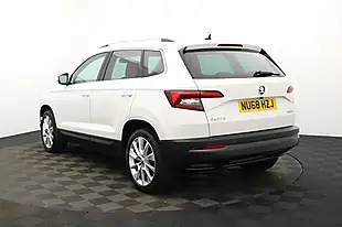 Used 2018 Skoda Karoq Se L White - Interior and Exterior details 5