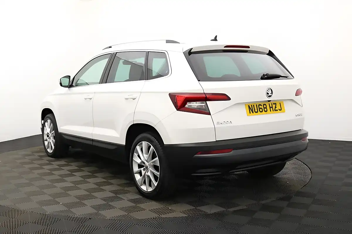 Used 2018 Skoda Karoq Se L White - Interior and Exterior details 5