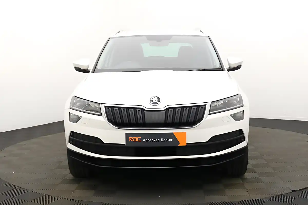Used 2018 Skoda Karoq Se L White - Interior and Exterior details 7