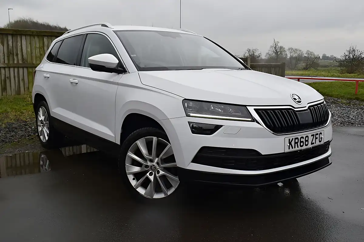 Used 2018 Skoda Karoq Se L White - Front View