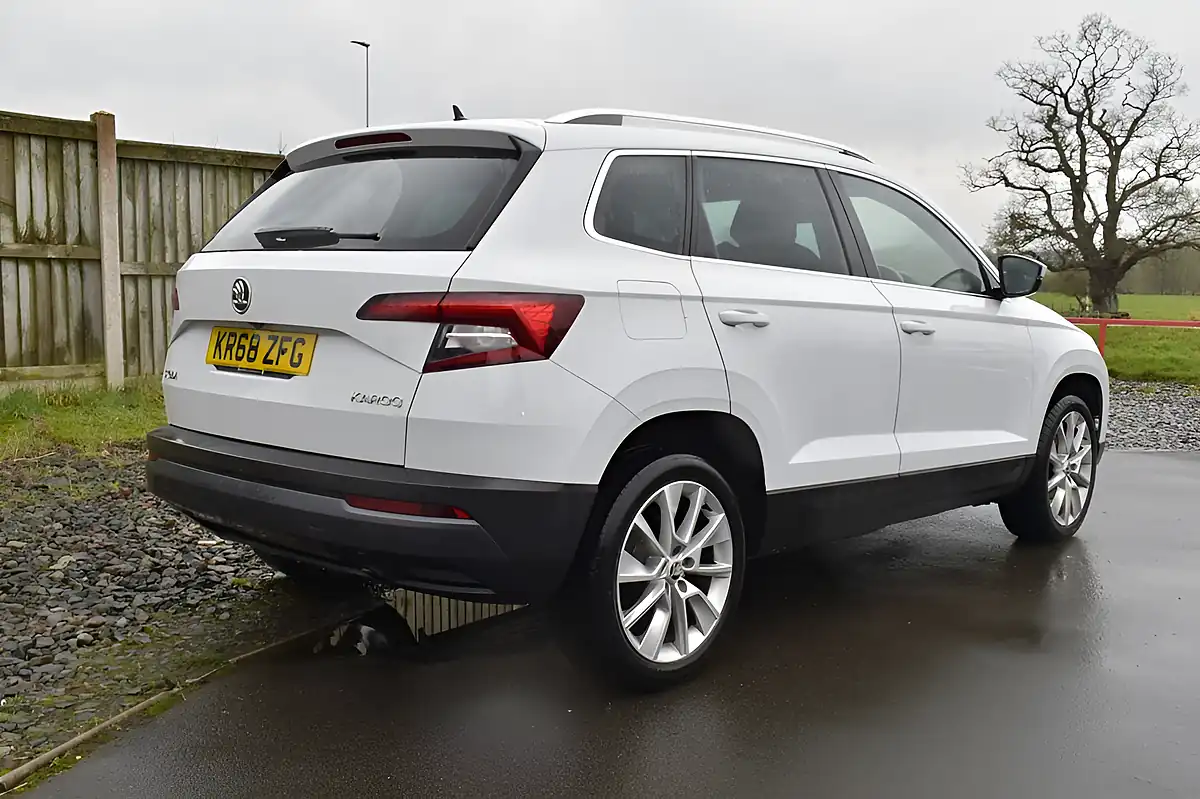 Used 2018 Skoda Karoq Se L White - Interior and Exterior details 16