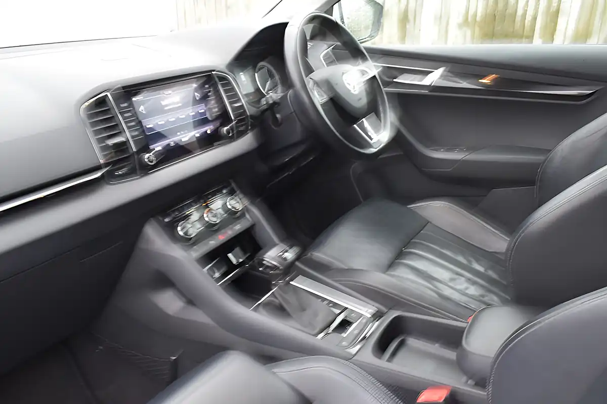 Used 2018 Skoda Karoq Se L White - Interior and Exterior details 17
