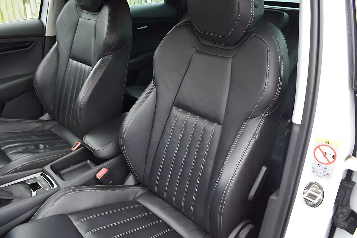 Used 2018 Skoda Karoq Se L White - Interior and Exterior details 18