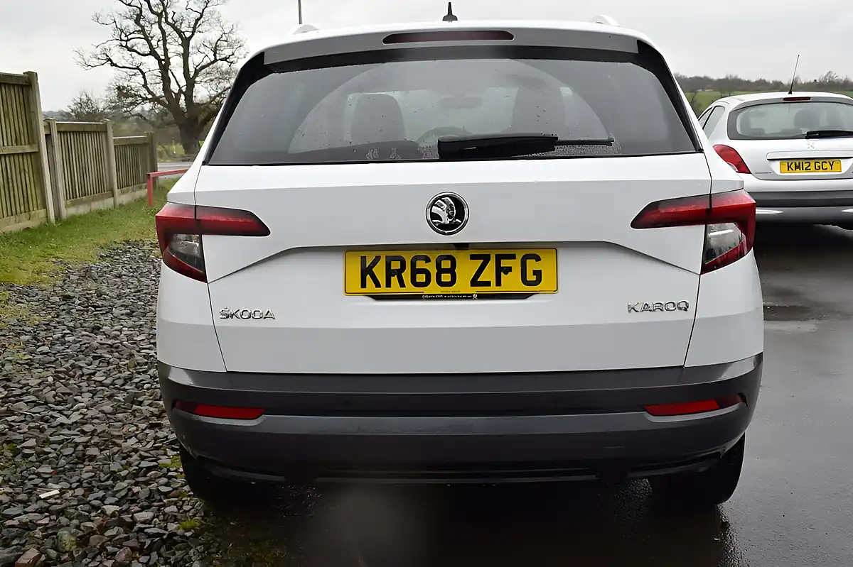 Used 2018 Skoda Karoq Se L White - Interior and Exterior details 6