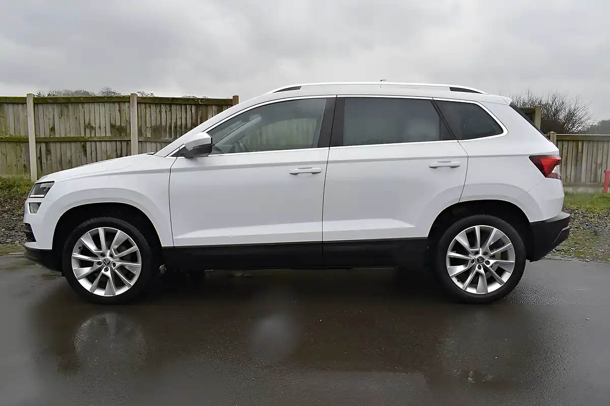 Used 2018 Skoda Karoq Se L White - Interior and Exterior details 7