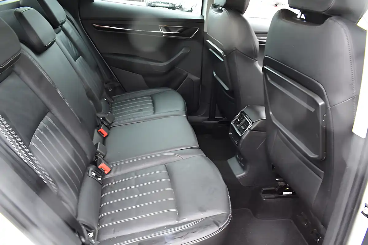 Used 2018 Skoda Karoq Se L White - Interior and Exterior details 8