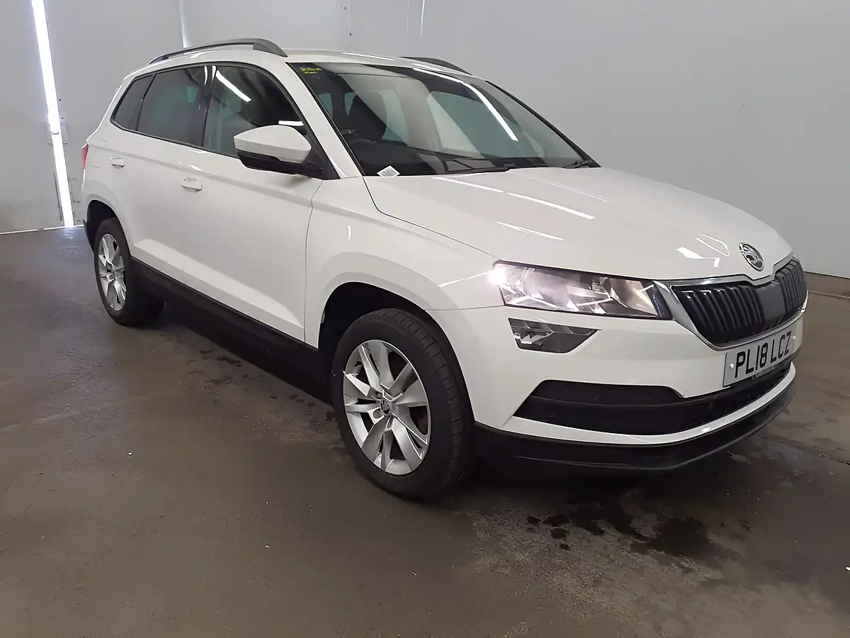 Used 2018 Skoda Karoq Se Technology White - Front View