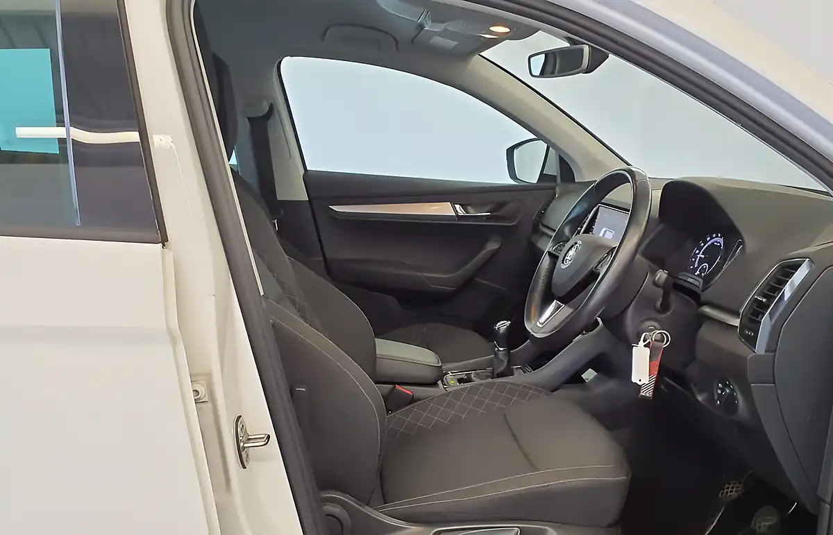 Used 2018 Skoda Karoq Se Technology White - Interior and Exterior details 2