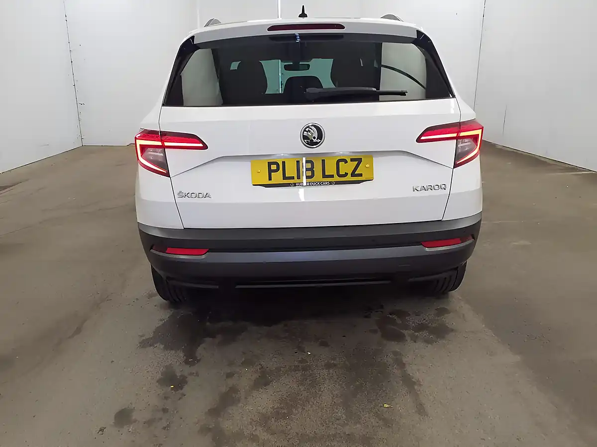 Used 2018 Skoda Karoq Se Technology White - Interior and Exterior details 6