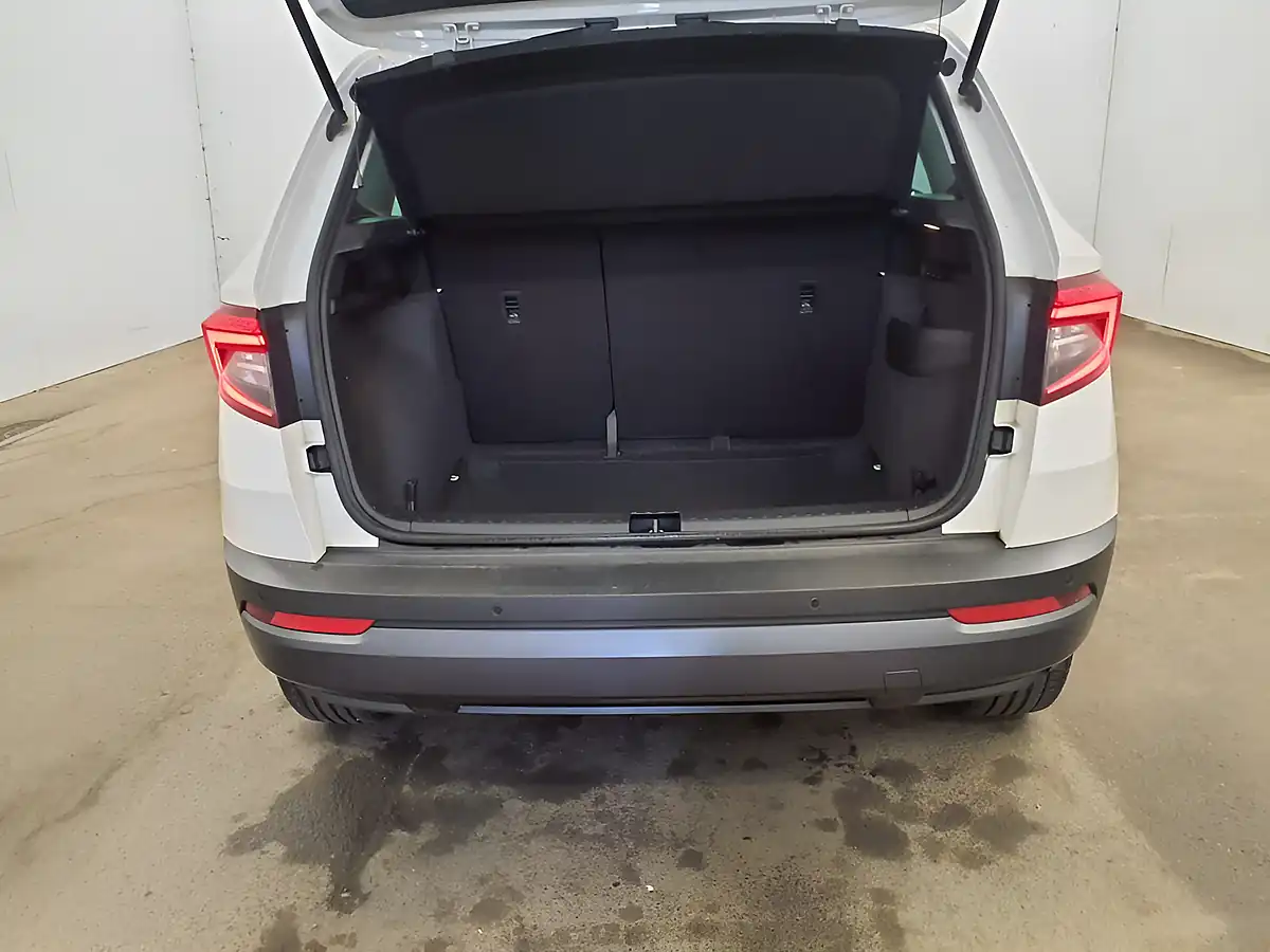 Used 2018 Skoda Karoq Se Technology White - Interior and Exterior details 7