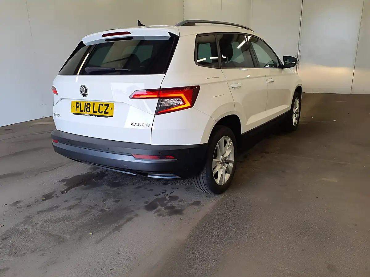 Used 2018 Skoda Karoq Se Technology White - Interior and Exterior details 8