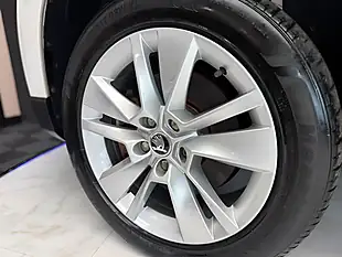 Used 2018 Skoda Karoq Se Technology White - Interior and Exterior details 10