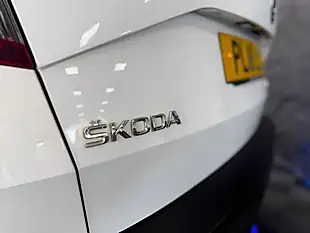 Used 2018 Skoda Karoq Se Technology White - Interior and Exterior details 11
