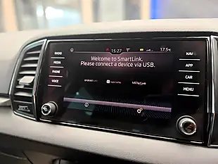 Used 2018 Skoda Karoq Se Technology White - Interior and Exterior details 12
