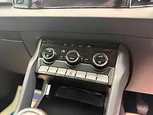 Used 2018 Skoda Karoq Se Technology White - Interior and Exterior details 16