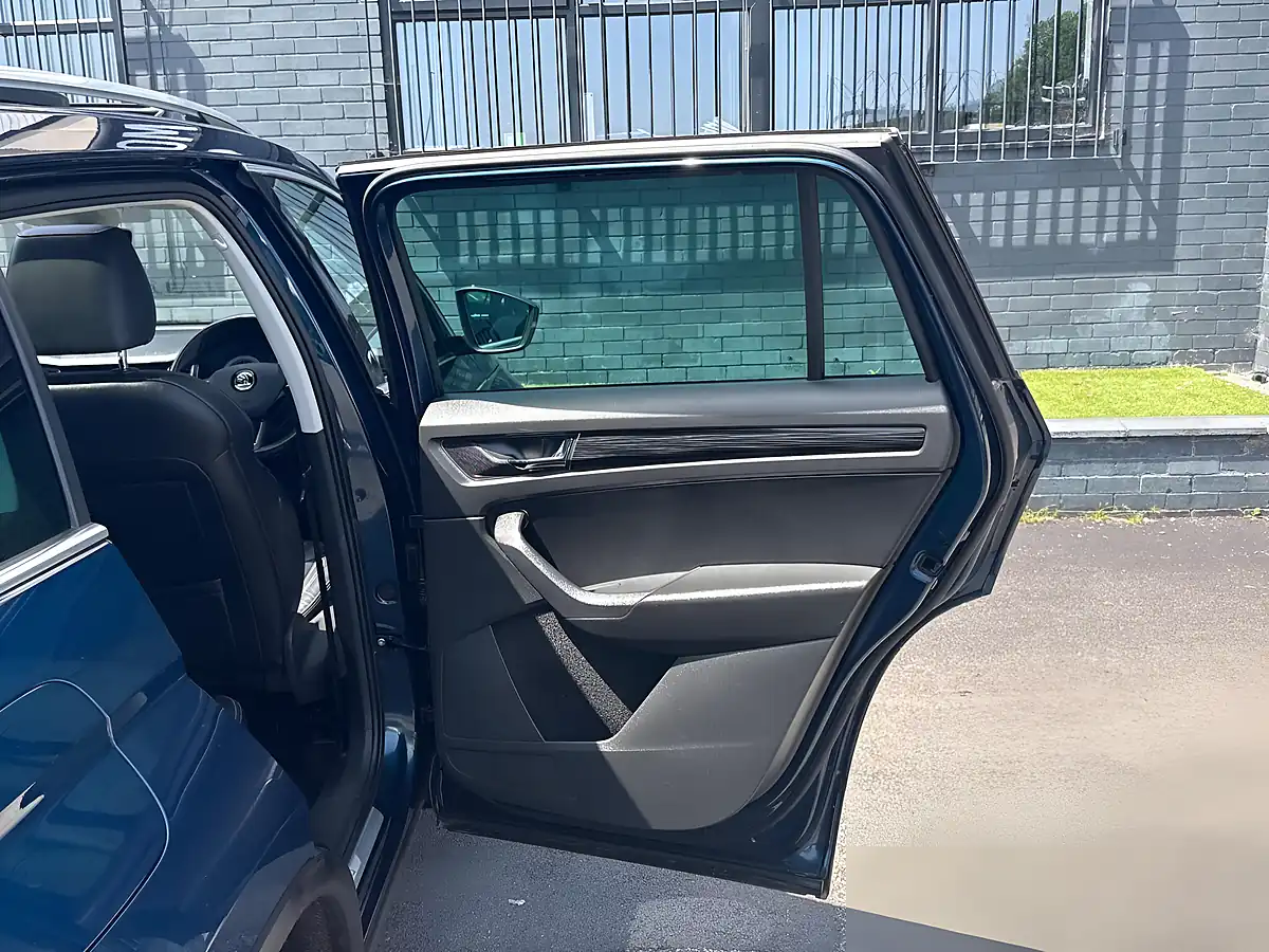Used 2018 Skoda Kodiaq Edition Blue - Interior and Exterior details 13