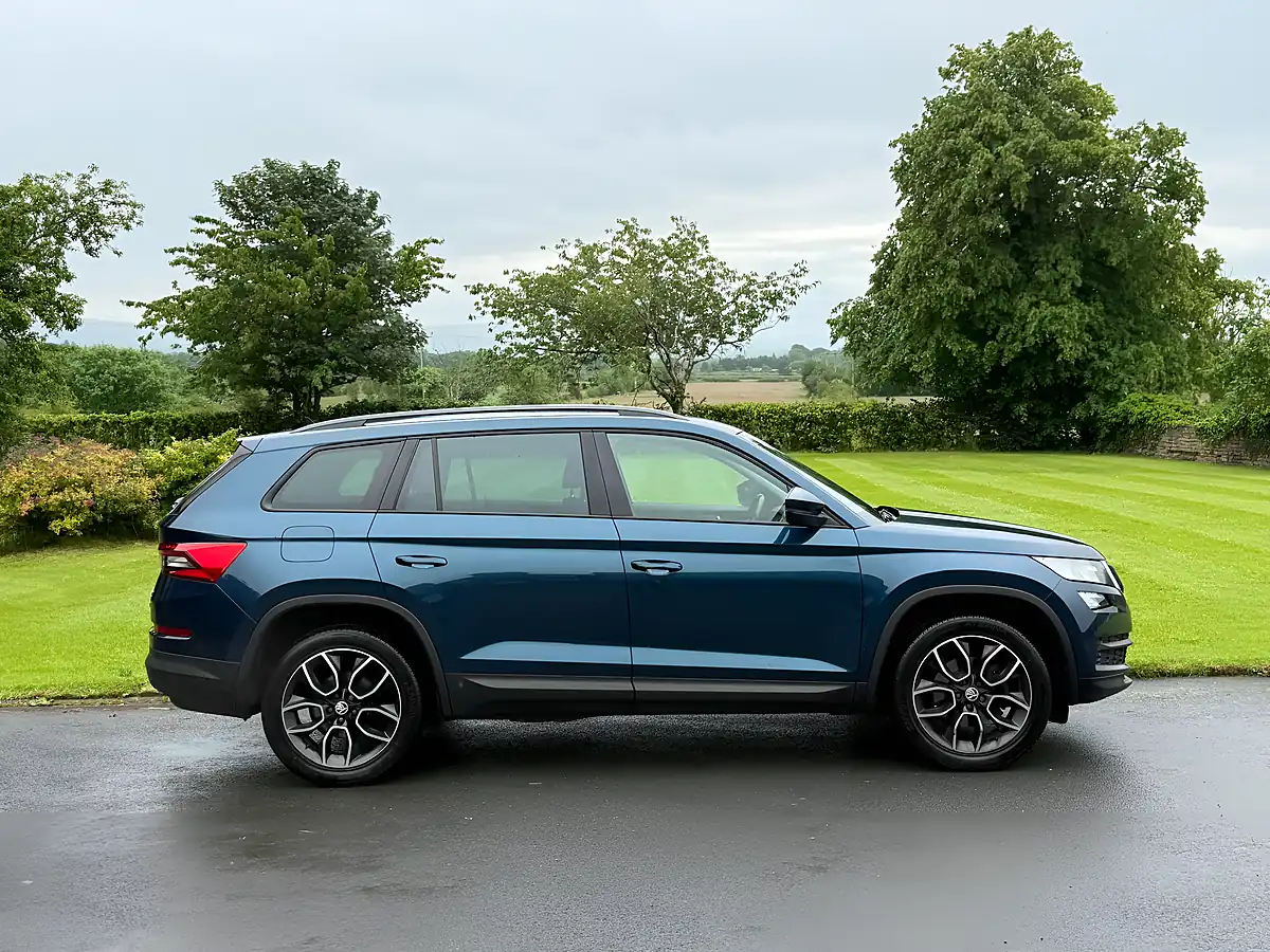Used 2018 Skoda Kodiaq Se Green - Interior and Exterior details 4