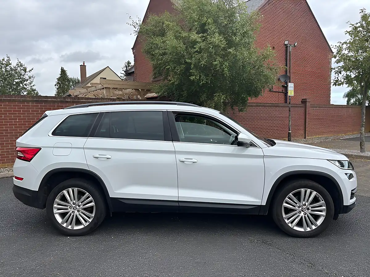 Used 2018 Skoda Kodiaq Se L White - Interior and Exterior details 4