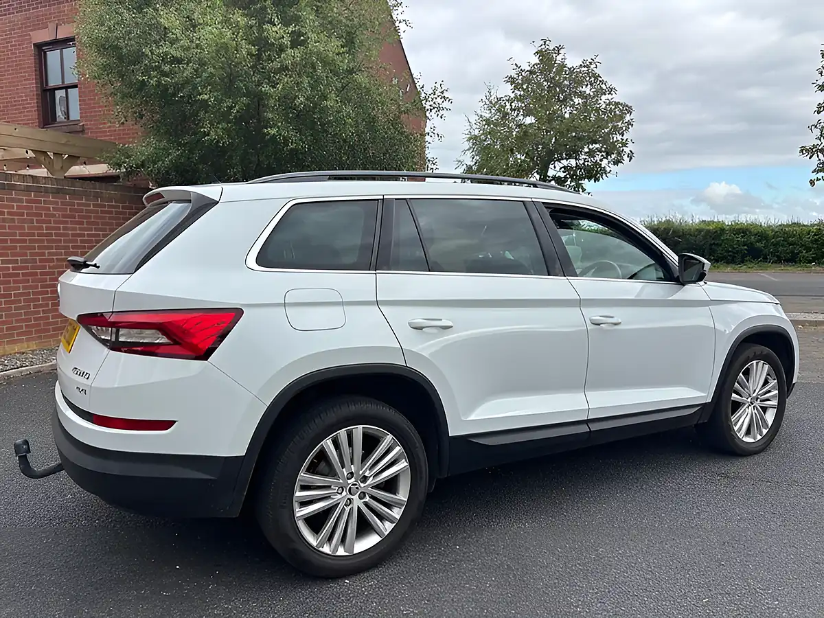 Used 2018 Skoda Kodiaq Se L White - Interior and Exterior details 6