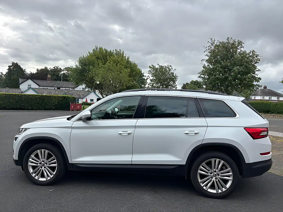 Used 2018 Skoda Kodiaq Se L White - Interior and Exterior details 8