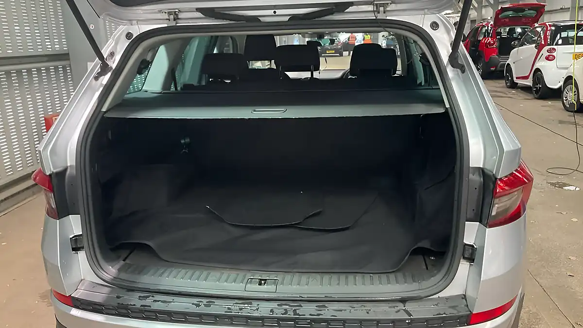 Used 2018 Skoda Kodiaq Se Silver - Interior and Exterior details 19