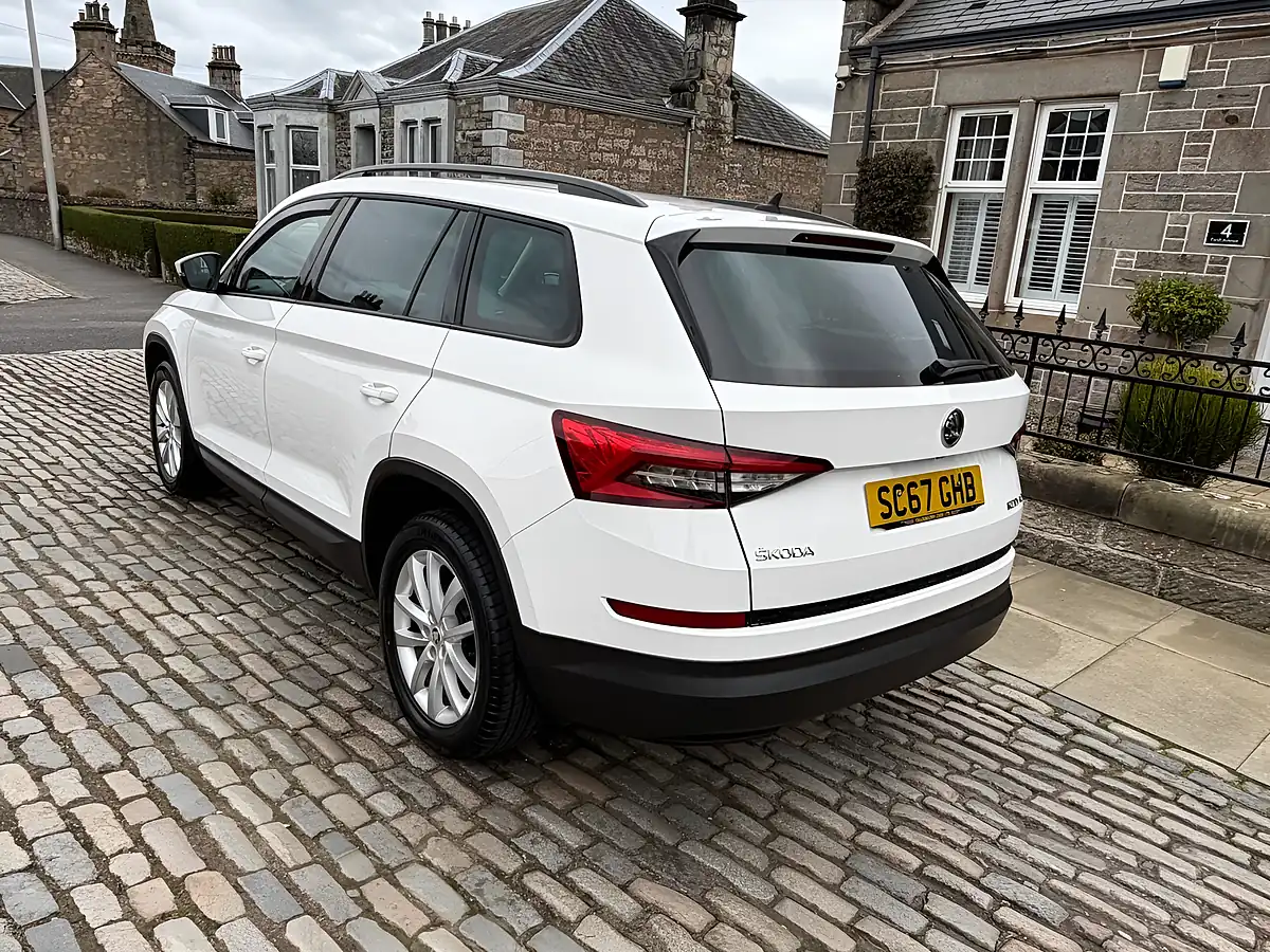 Used 2018 Skoda Kodiaq Se White - Interior and Exterior details 17