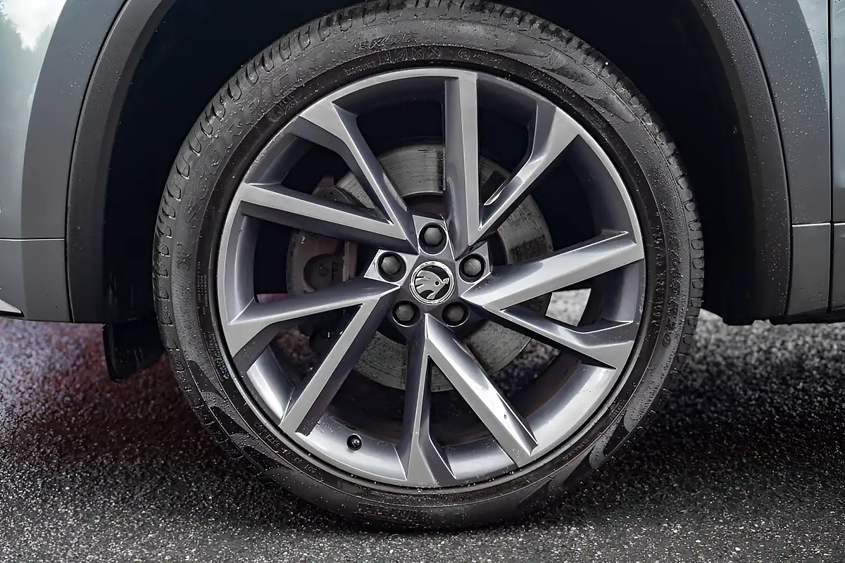 Used 2018 Skoda Kodiaq Sportline Graphite Grey - Interior and Exterior details 12