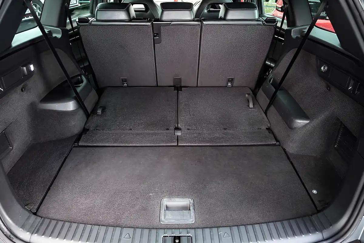 Used 2018 Skoda Kodiaq Sportline Graphite Grey - Interior and Exterior details 17