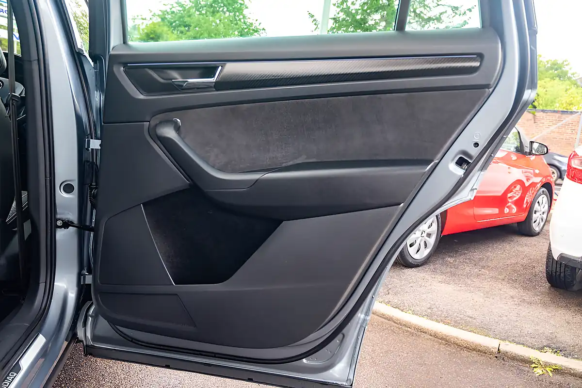 Used 2018 Skoda Kodiaq Sportline Graphite Grey - Interior and Exterior details 20