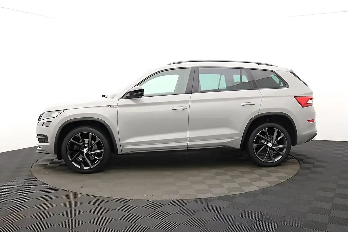 Used 2018 Skoda Kodiaq Sportline Grey - Interior and Exterior details 6