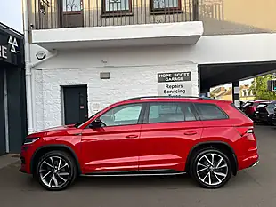 Used 2018 Skoda Kodiaq Sportline Red - Interior and Exterior details 10