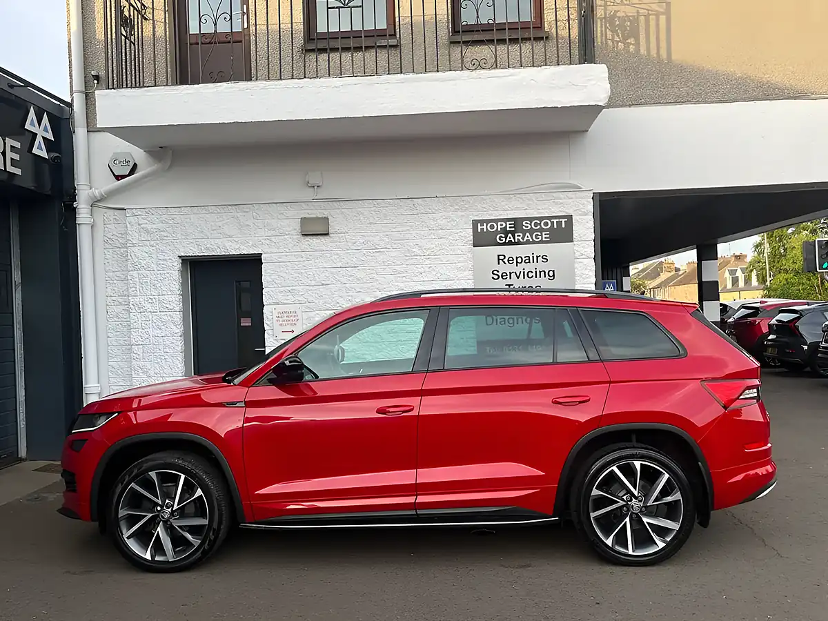 Used 2018 Skoda Kodiaq Sportline Red - Interior and Exterior details 10