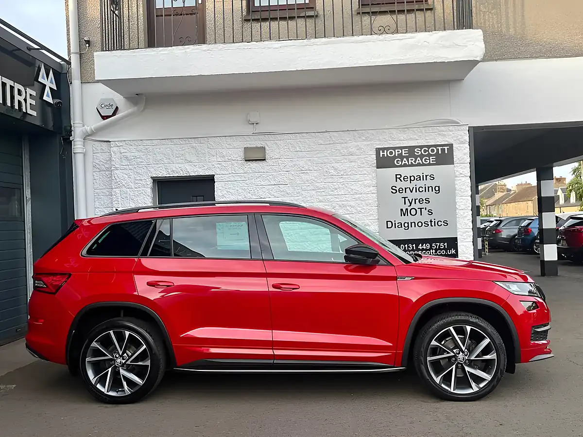Used 2018 Skoda Kodiaq Sportline Red - Interior and Exterior details 2