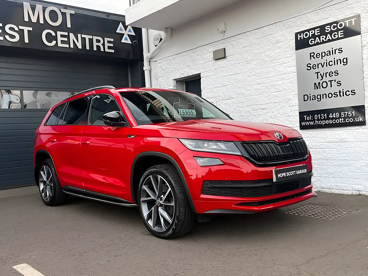Used 2018 Skoda Kodiaq Sportline Red - Interior and Exterior details 4
